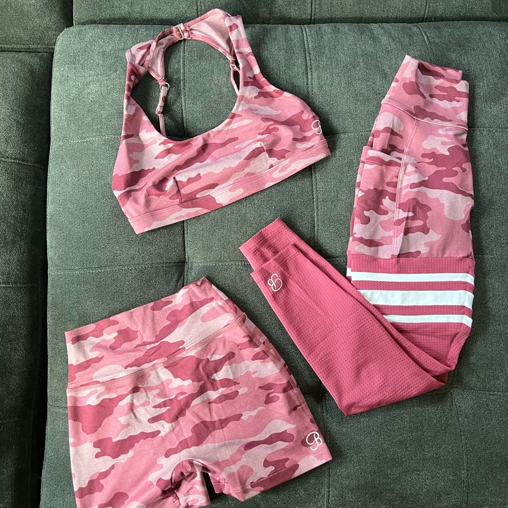 Bombshell Sportswear Hibiscus Camo set